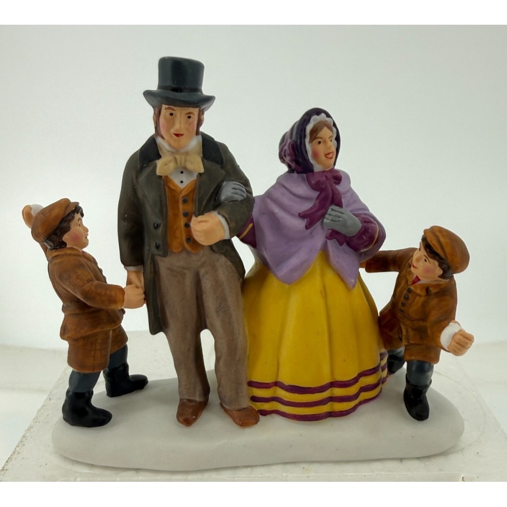 Dept 56 Dickens Village Strolling Down Howard Street #58409 Retired Christmas F